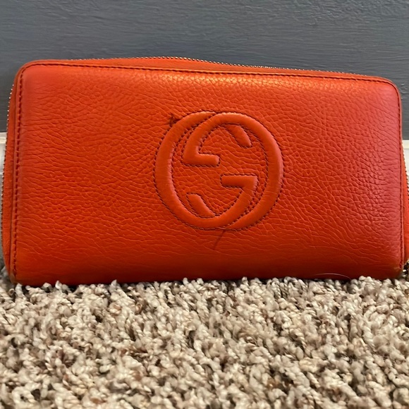 Gucci Handbags - PRELOVED Gucci soho wallet🧡